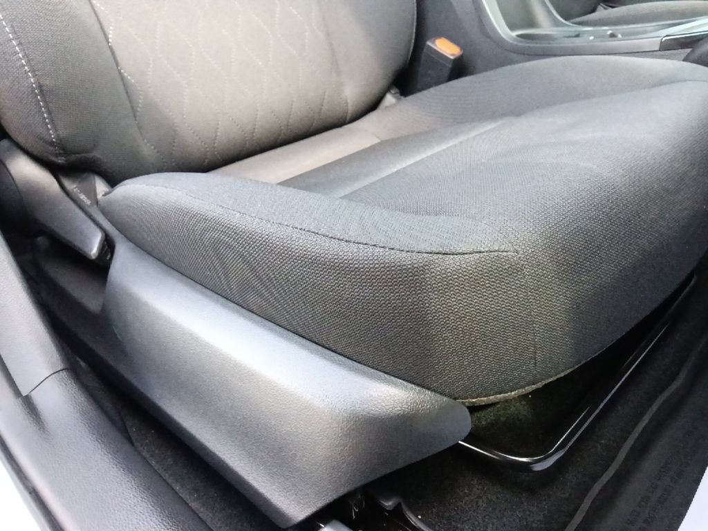 Used 2026 Toyota Corolla LE FWD image 31