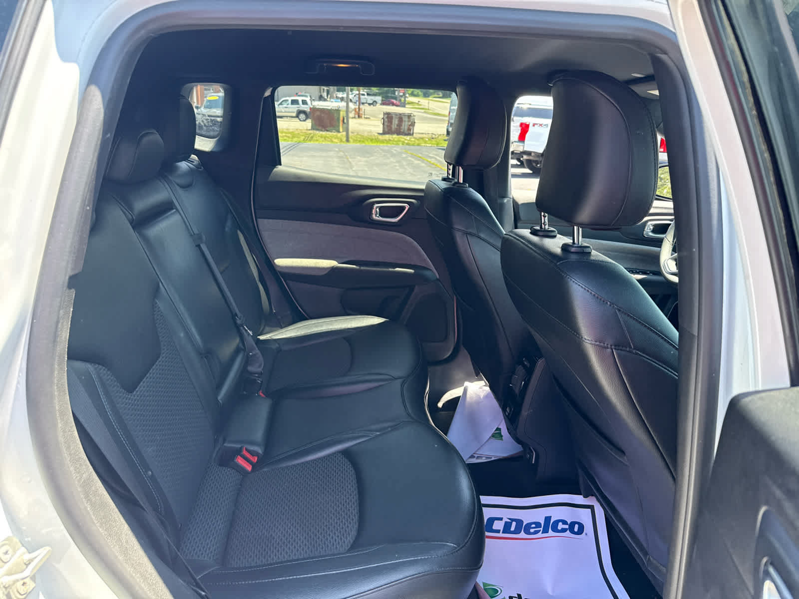 Used 2024 Jeep Compass Latitude AWD/4WD image 29