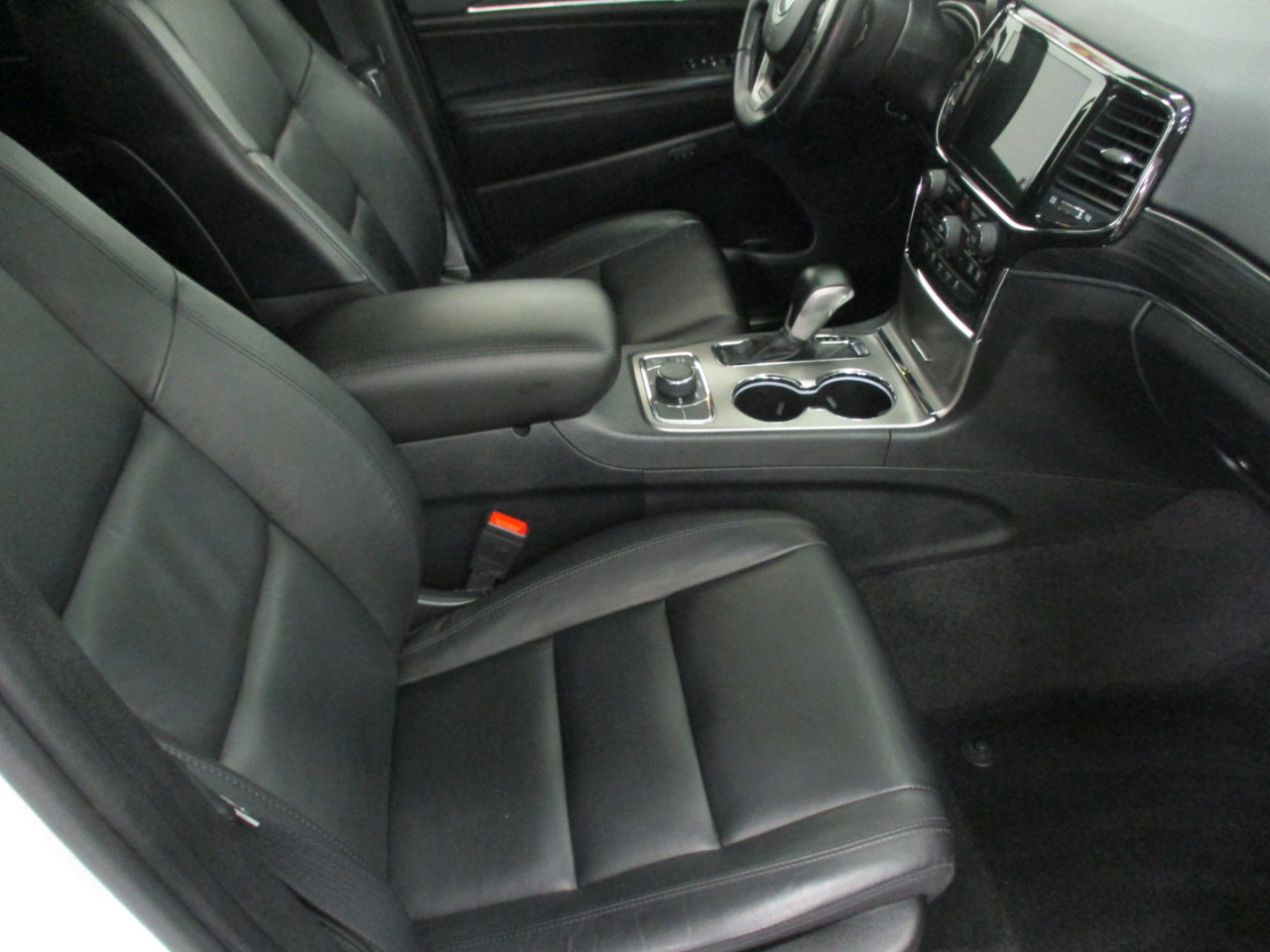 Used 2022 Jeep Grand Cherokee Limited image 15