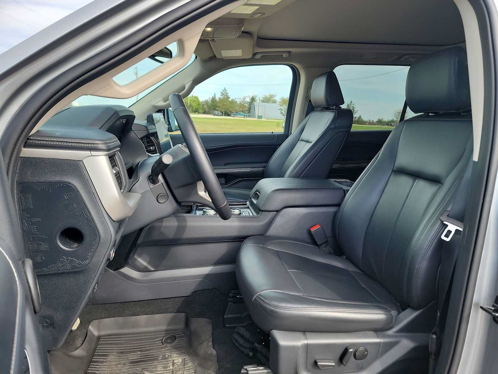 Used 2024 Ford Expedition Max XLT AWD/4WD image 11