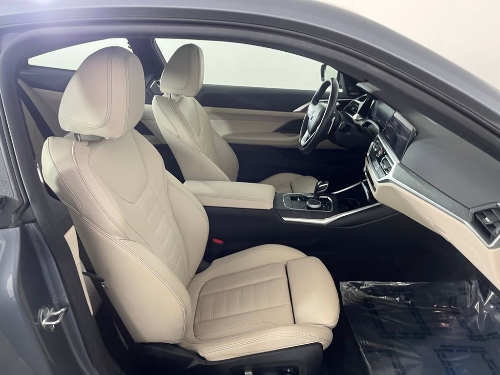 Used 2021 BMW 430i xDrive Coupe w/ Premium Package image 13