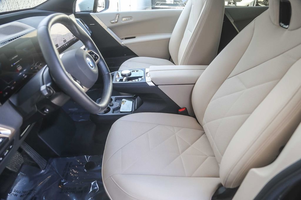 Certified 2025 BMW iX xDrive50 AWD/4WD image 14