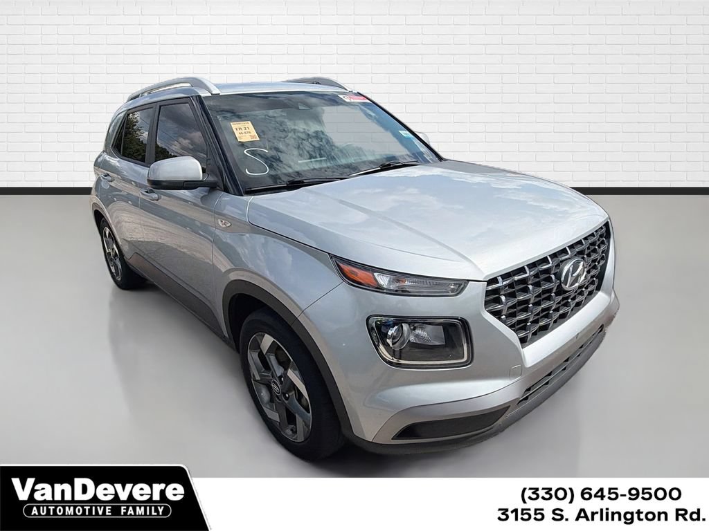 Used 2022 Hyundai Venue SEL FWD image 1