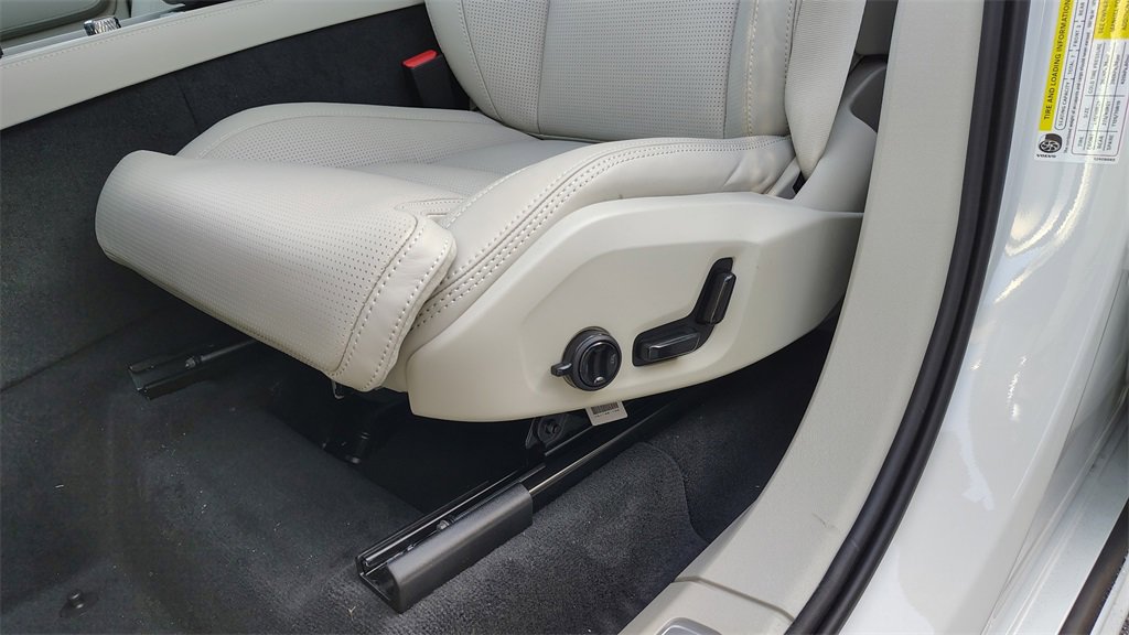 New 2026 Volvo XC90 B6 Ultra image 11