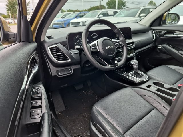 Used 2024 Kia Seltos SX w/ SX Sunroof Package AWD/4WD image 14