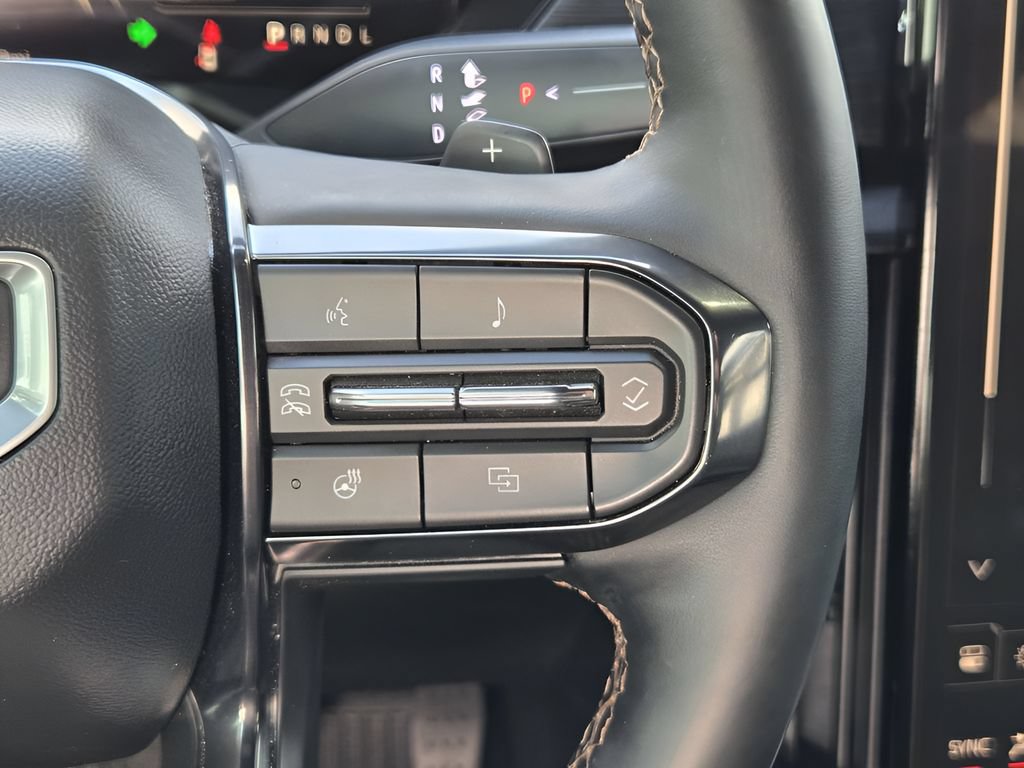 Used 2025 GMC Acadia AT4 w/ LPO, Floor Liner Package AWD/4WD image 26