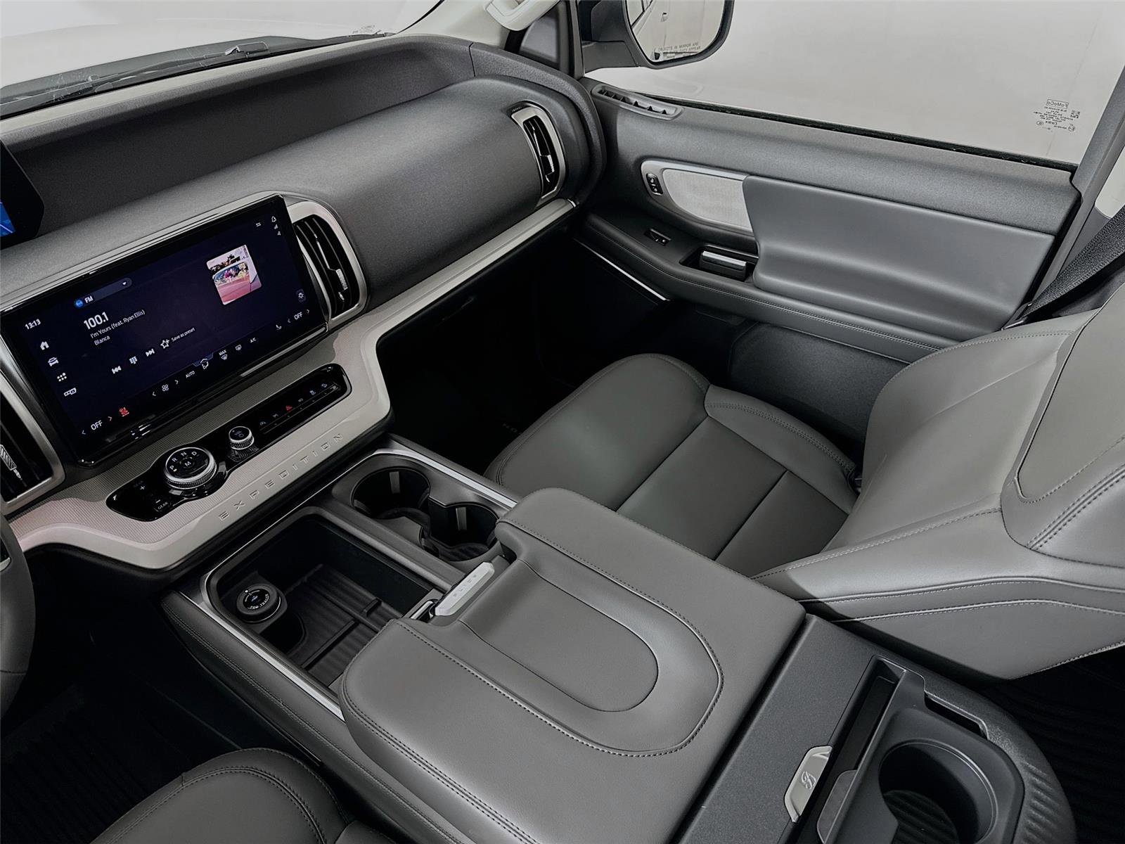 New 2026 Ford Expedition Active image 25