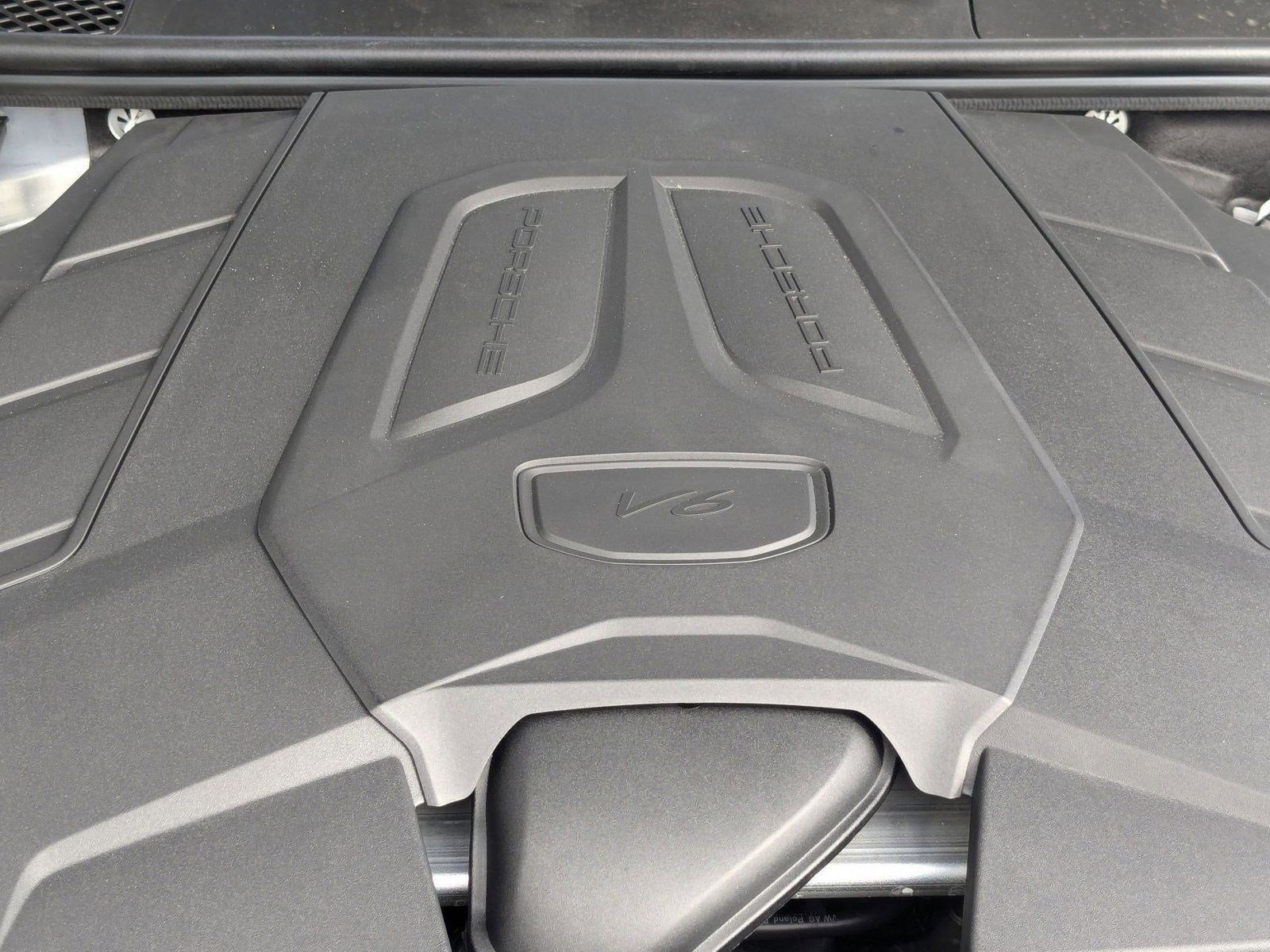 Certified 2025 Porsche Cayenne image 28