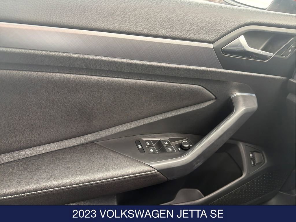 Used 2023 Volkswagen Jetta SE image 22