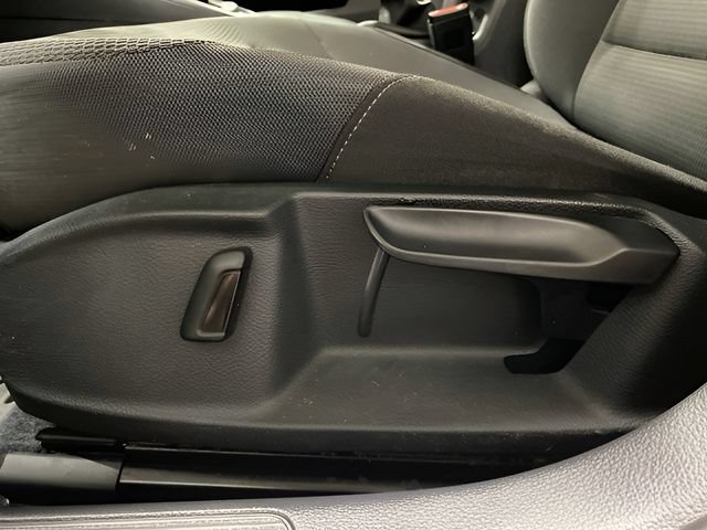 Used 2016 Volkswagen Golf S FWD image 11