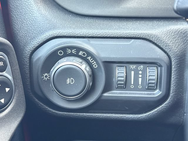 Used 2019 Jeep Wrangler Unlimited Sahara AWD/4WD image 26