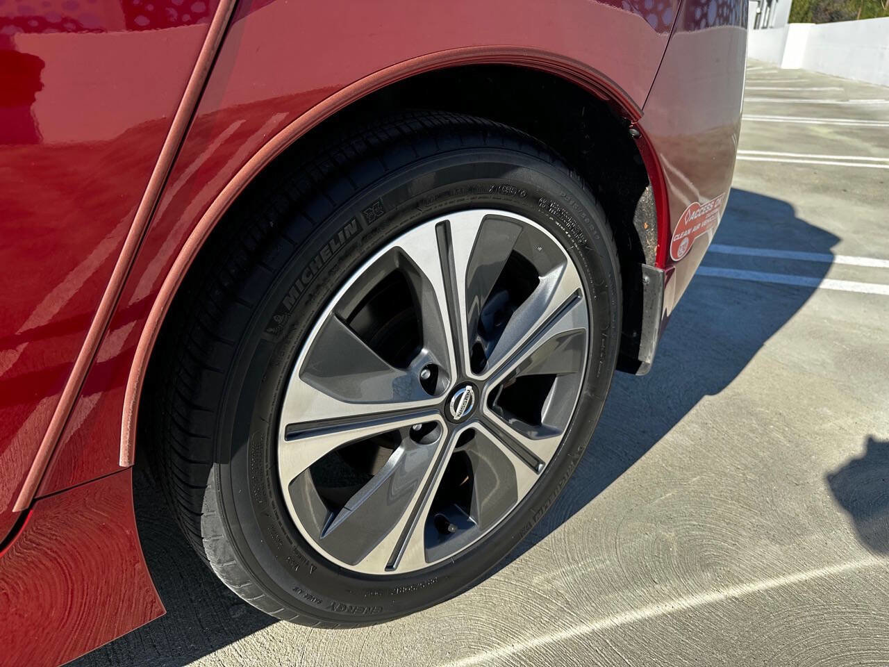 Used 2018 Nissan Leaf SV w/ SV Technology Package image 6