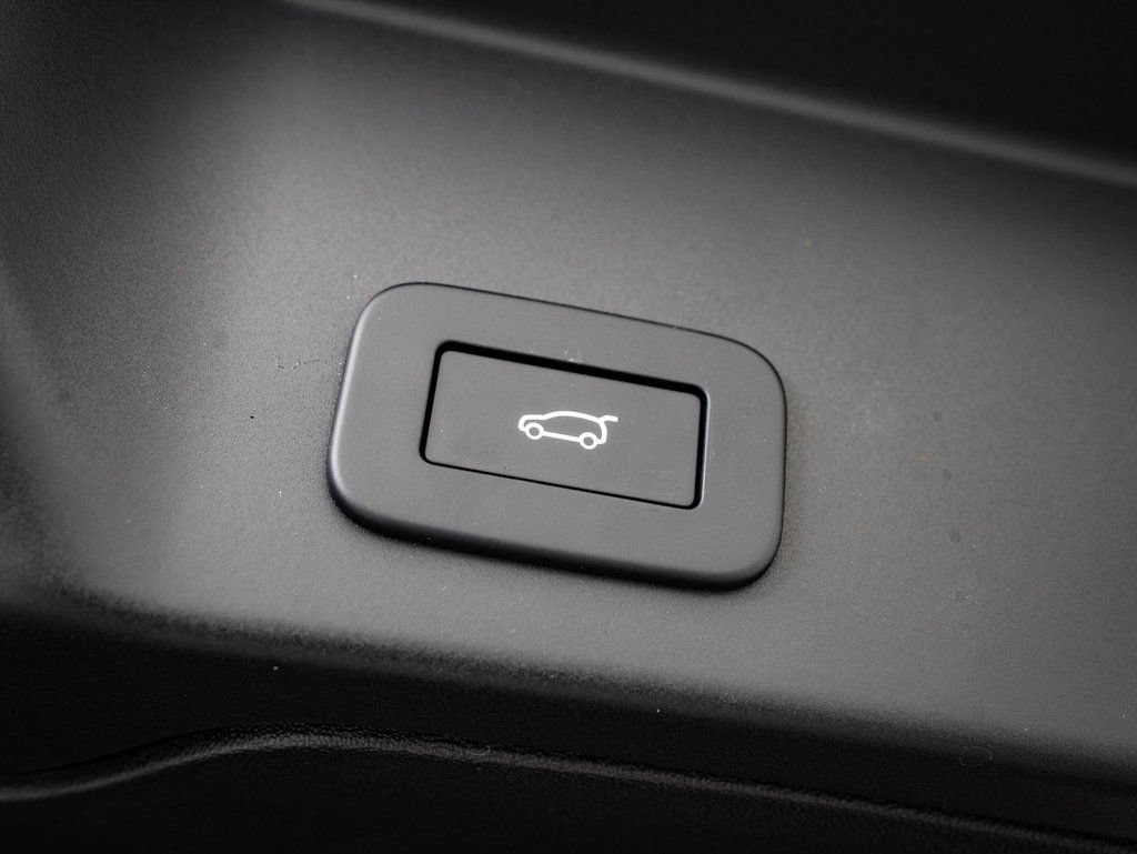 Used 2026 Land Rover Range Rover Evoque Dynamic SE AWD/4WD image 19