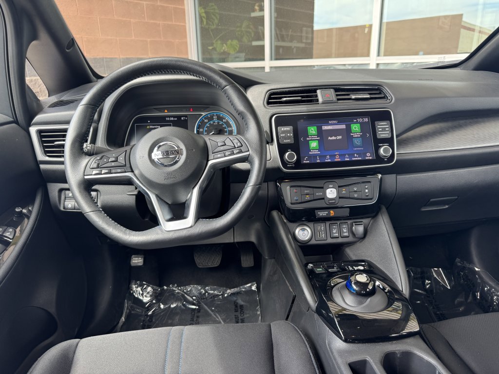 Used 2022 Nissan Leaf SV image 16