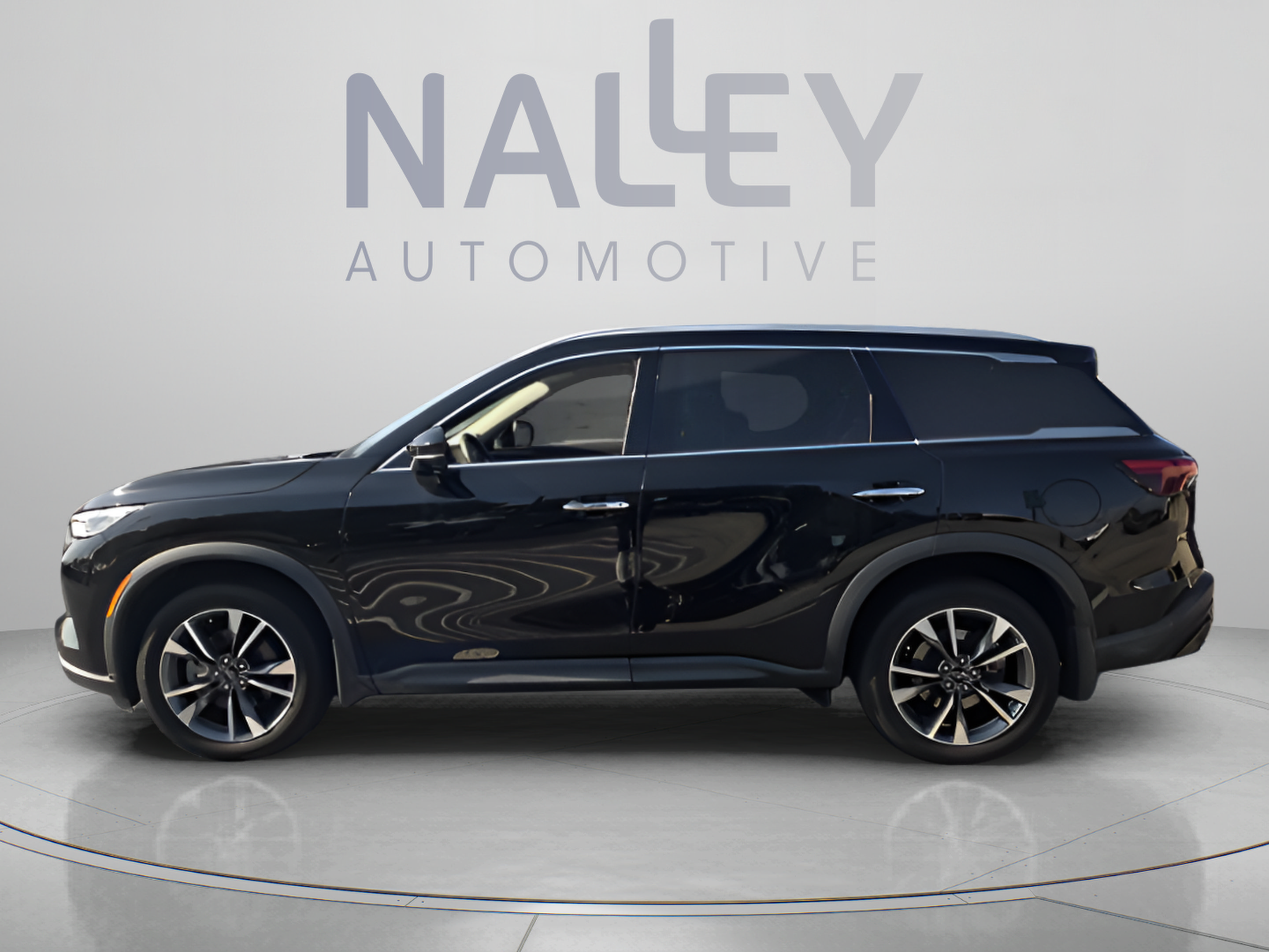 Used 2024 INFINITI QX60 Luxe w/ Performance Audio Package FWD image 2