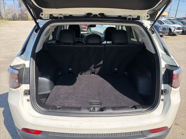 Used 2019 Jeep Compass Latitude image 12