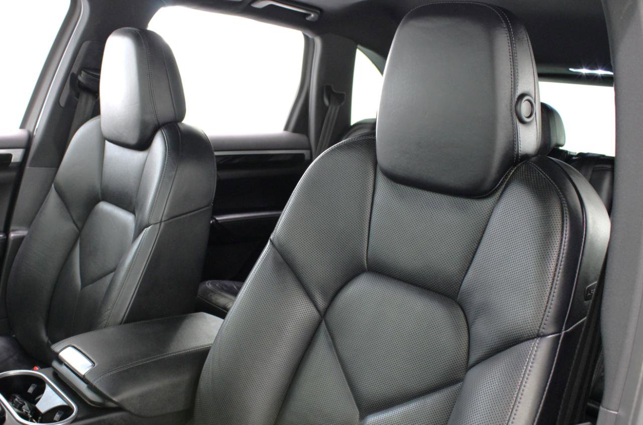 Used 2016 Porsche Cayenne image 28