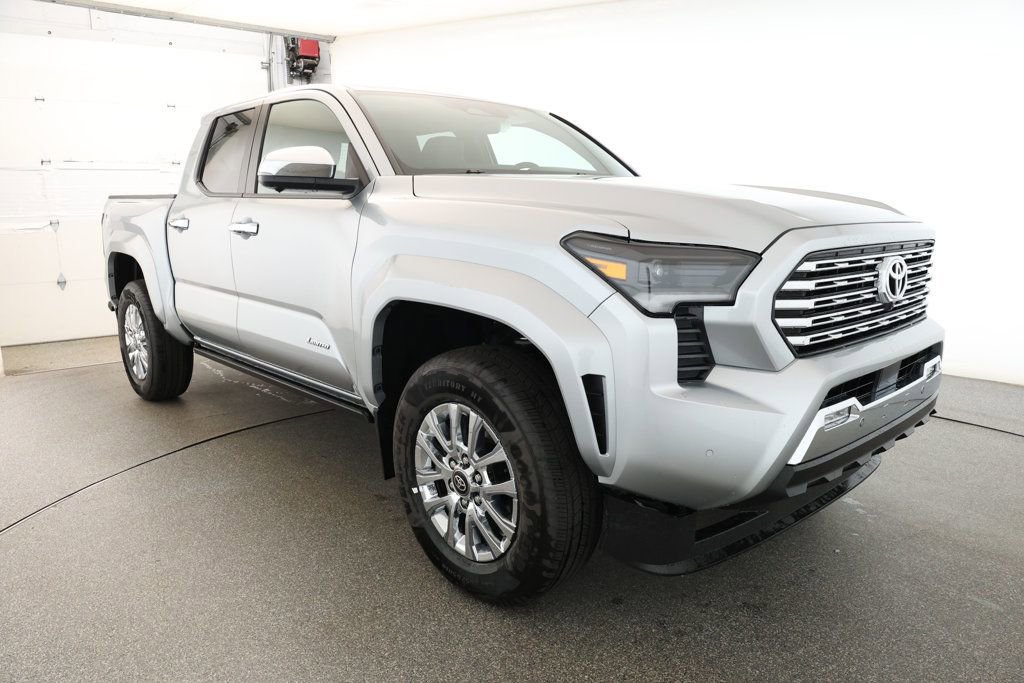 Used 2025 Toyota Tacoma Limited image 3