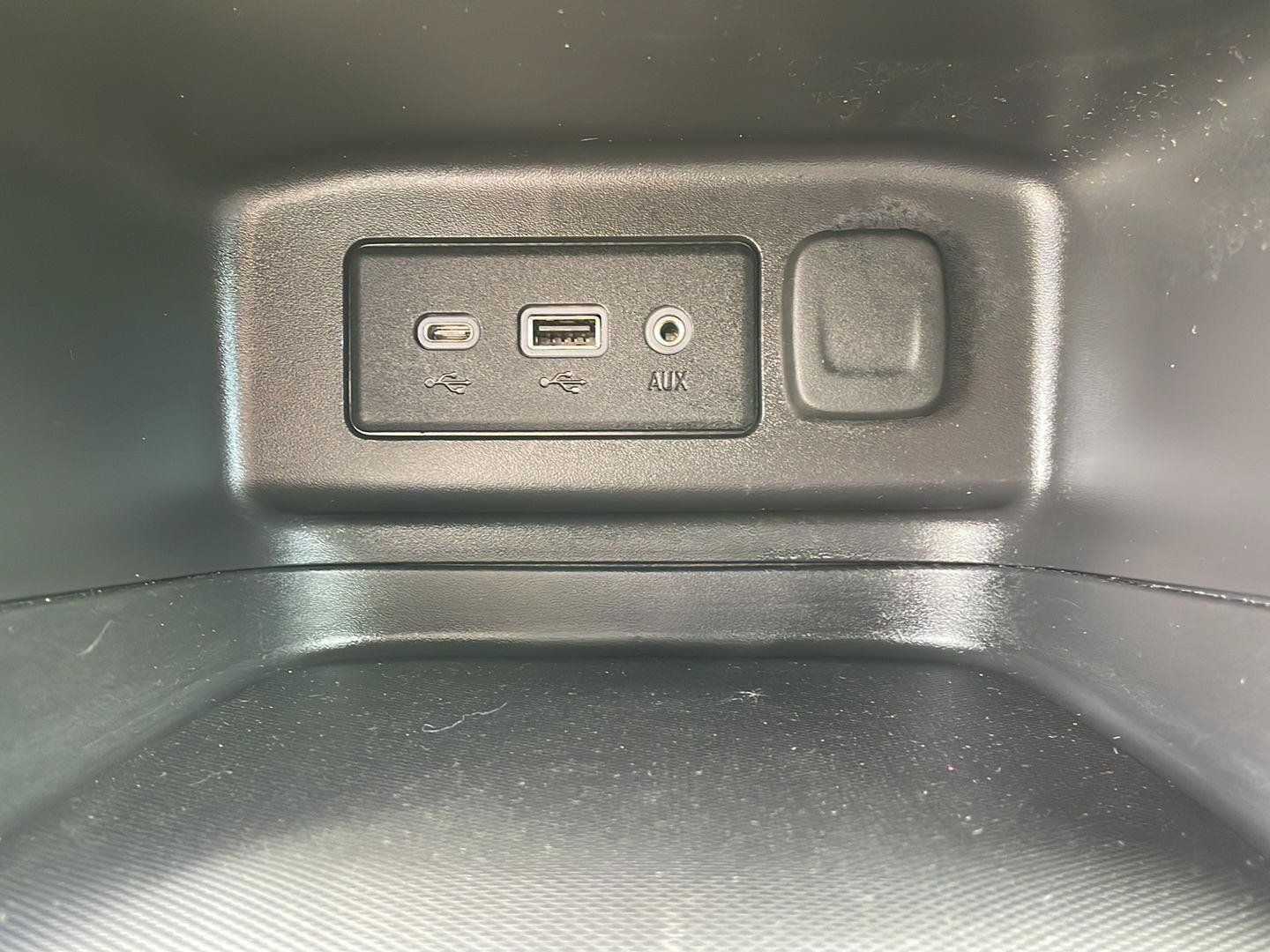 Used 2024 Chevrolet Equinox LT w/ LPO, Floor Liner Package AWD/4WD image 23