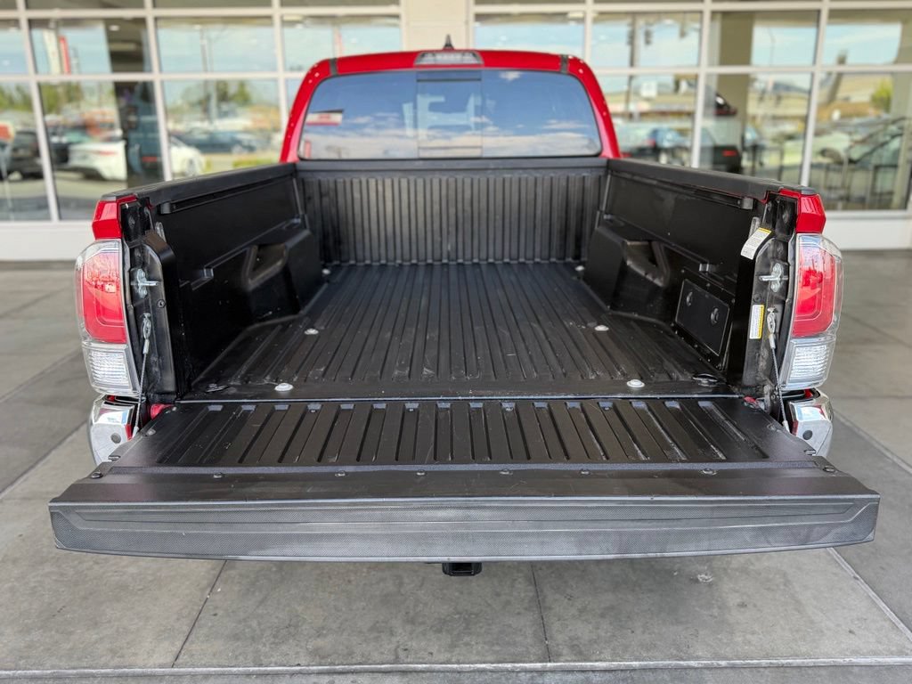 Certified 2023 Toyota Tacoma SR5 AWD/4WD image 16