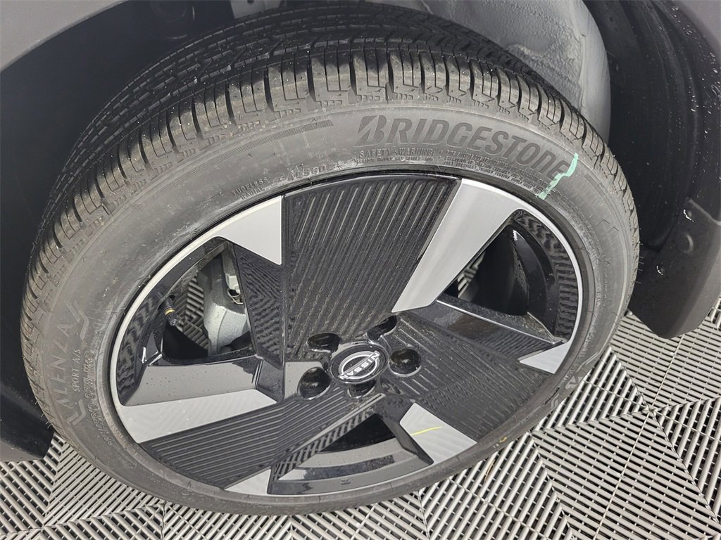 New 2025 Nissan Kicks SR image 19