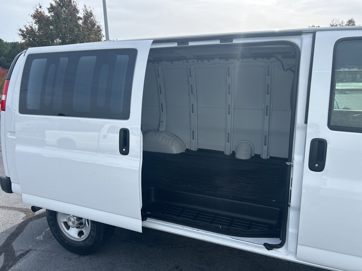 Used 2022 Chevrolet Express 2500 w/ Driver Convenience Package image 33