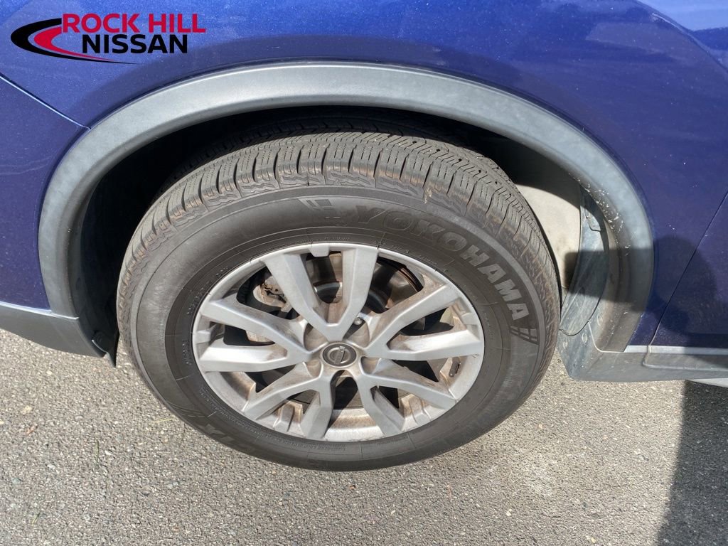 Used 2020 Nissan Rogue SV image 9