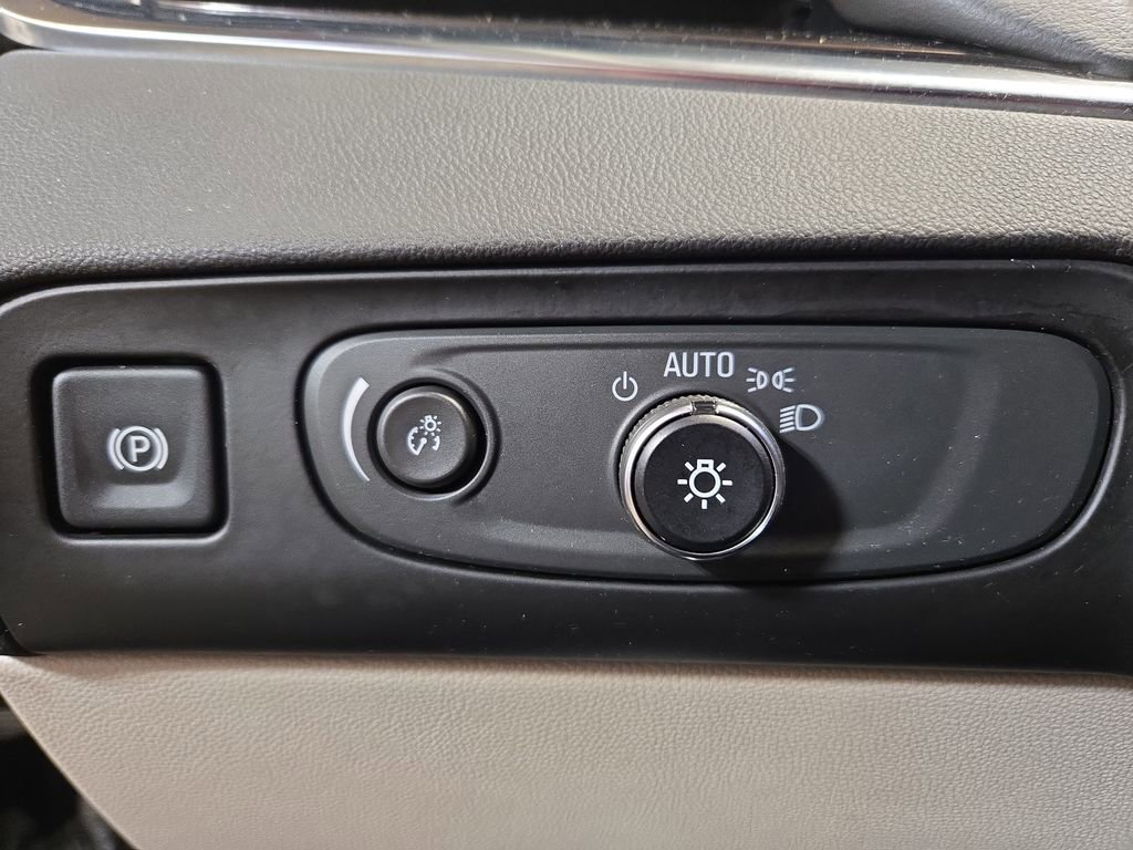 Used 2018 Buick Enclave Premium w/ Experience Buick Package image 28