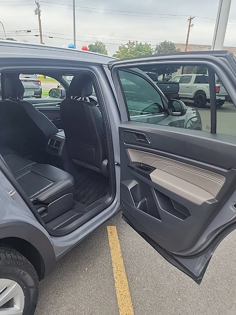Used 2021 Volkswagen Atlas Cross Sport SE w/ Panoramic Sunroof Package AWD/4WD image 19