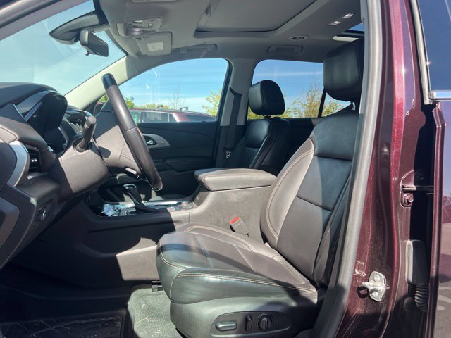 Used 2018 Chevrolet Traverse LT w/ LPO, Black Accent Package AWD/4WD image 5