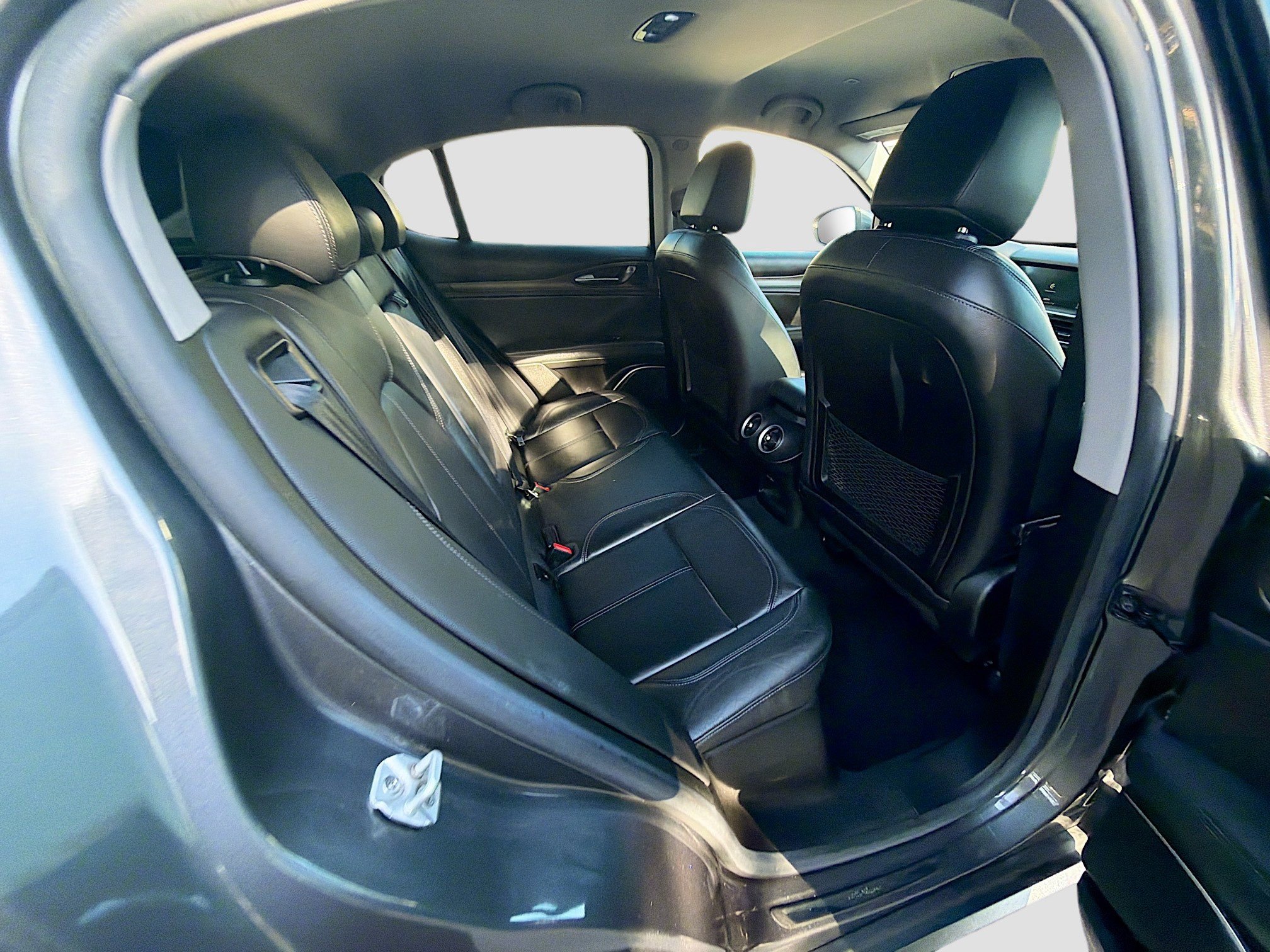 Used 2018 Alfa Romeo Stelvio Ti image 26