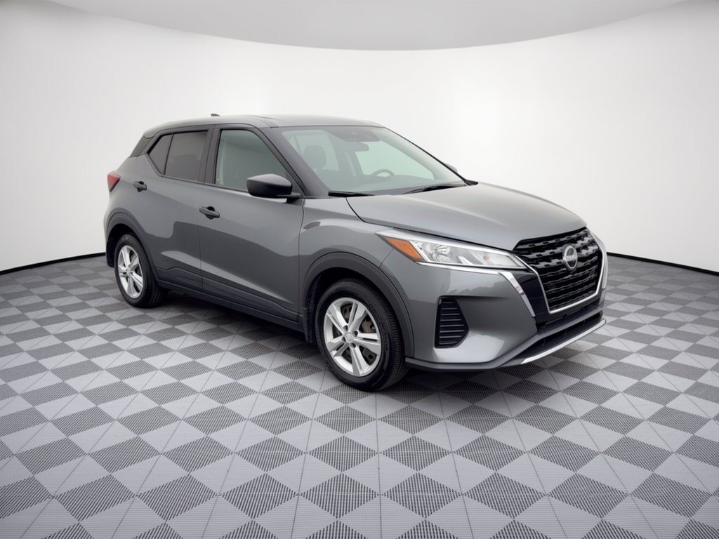 Used 2023 Nissan Kicks S FWD image 7