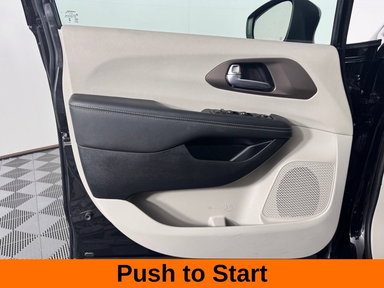 Used 2024 Chrysler Voyager LX FWD image 11