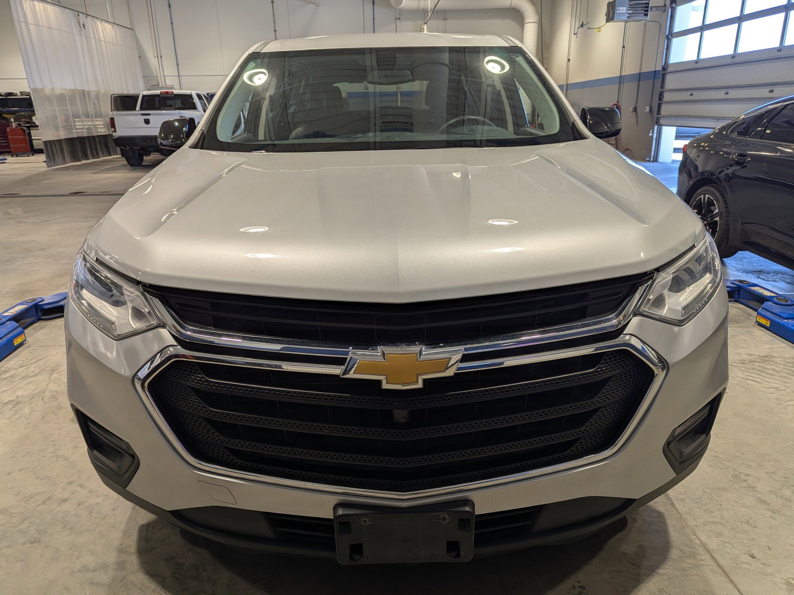 Used 2018 Chevrolet Traverse LS AWD/4WD image 2
