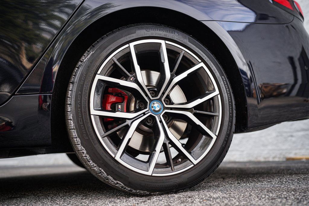 Used 2023 BMW 530e w/ M Sport Package image 19