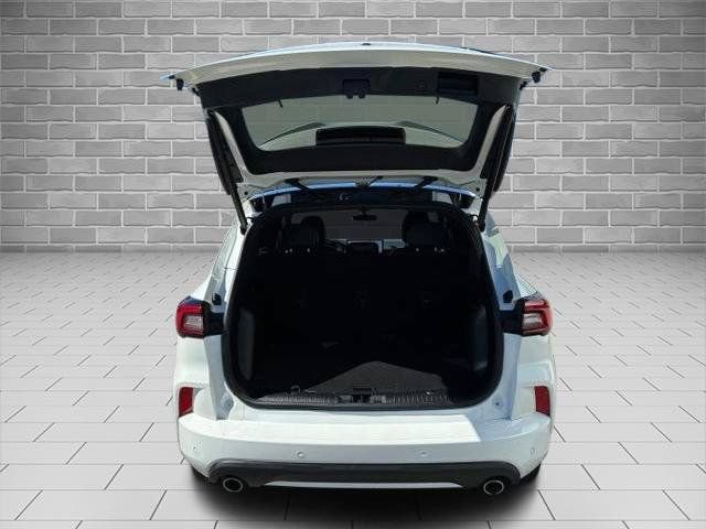 Certified 2023 Ford Escape ST-Line w/ Tech Pack #1 AWD/4WD image 10