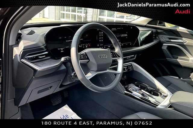 Used 2025 Audi Q5 Premium w/ Convenience Package AWD/4WD image 11