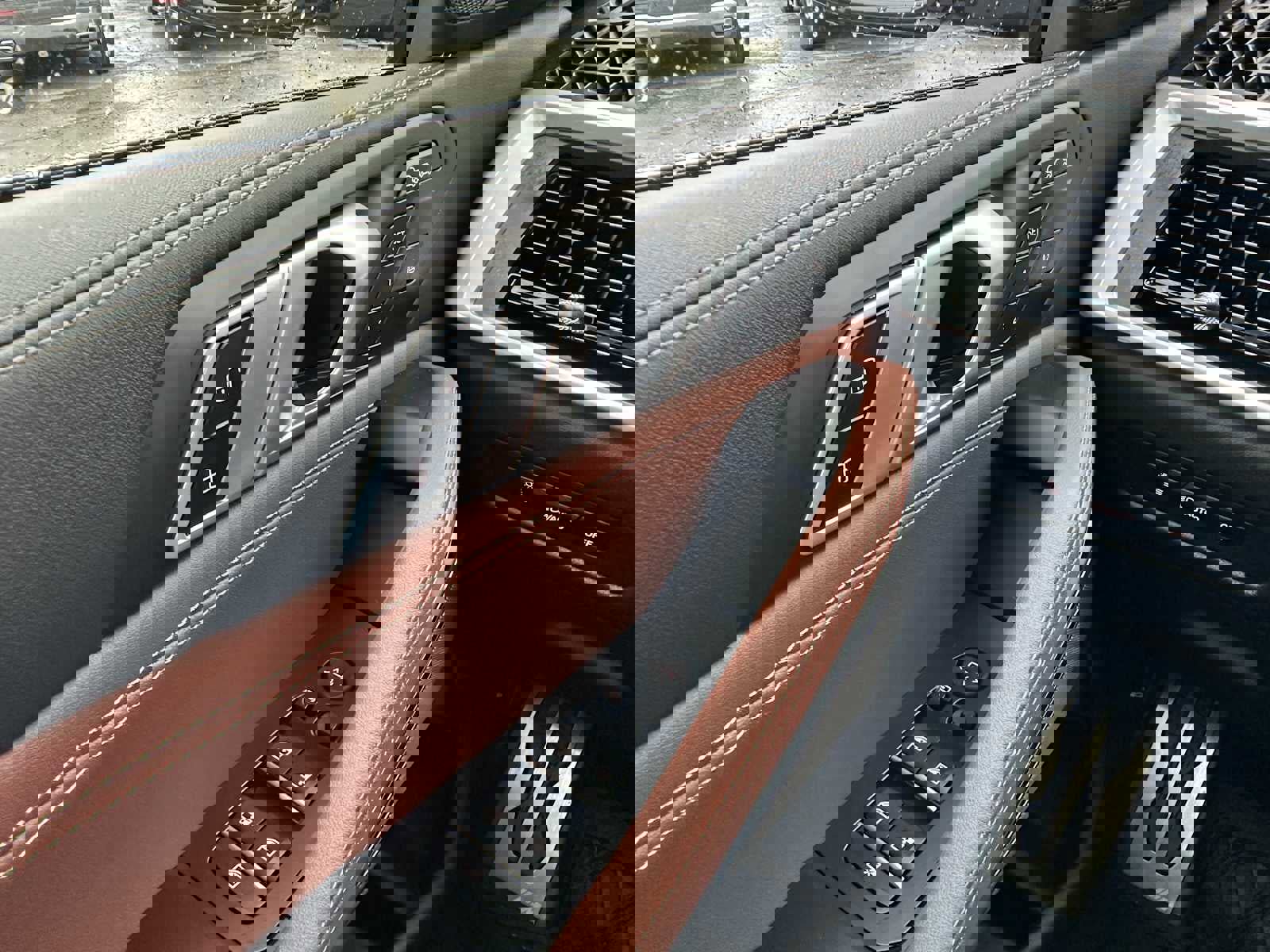 Used 2025 BMW X6 M60i image 37