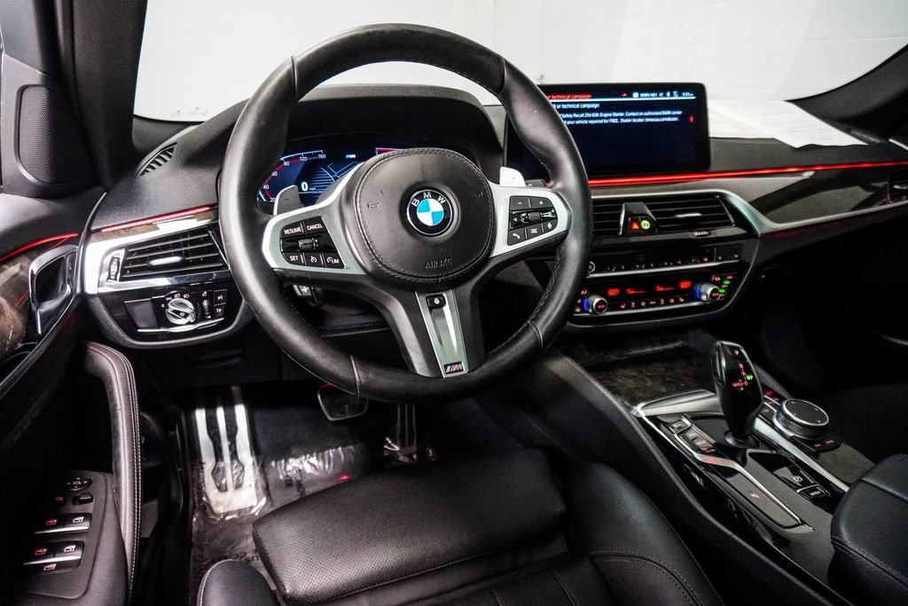 Used 2021 BMW 530i xDrive w/ M Sport Package AWD/4WD image 11