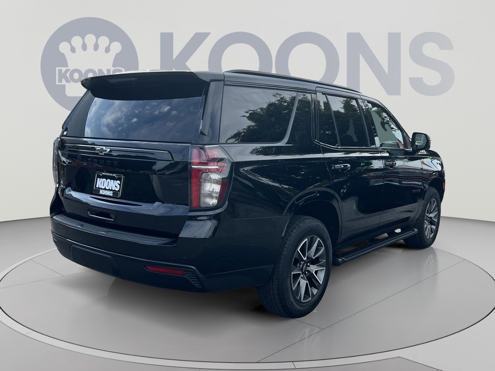 Used 2023 Chevrolet Tahoe Z71 w/ Luxury Package AWD/4WD image 7