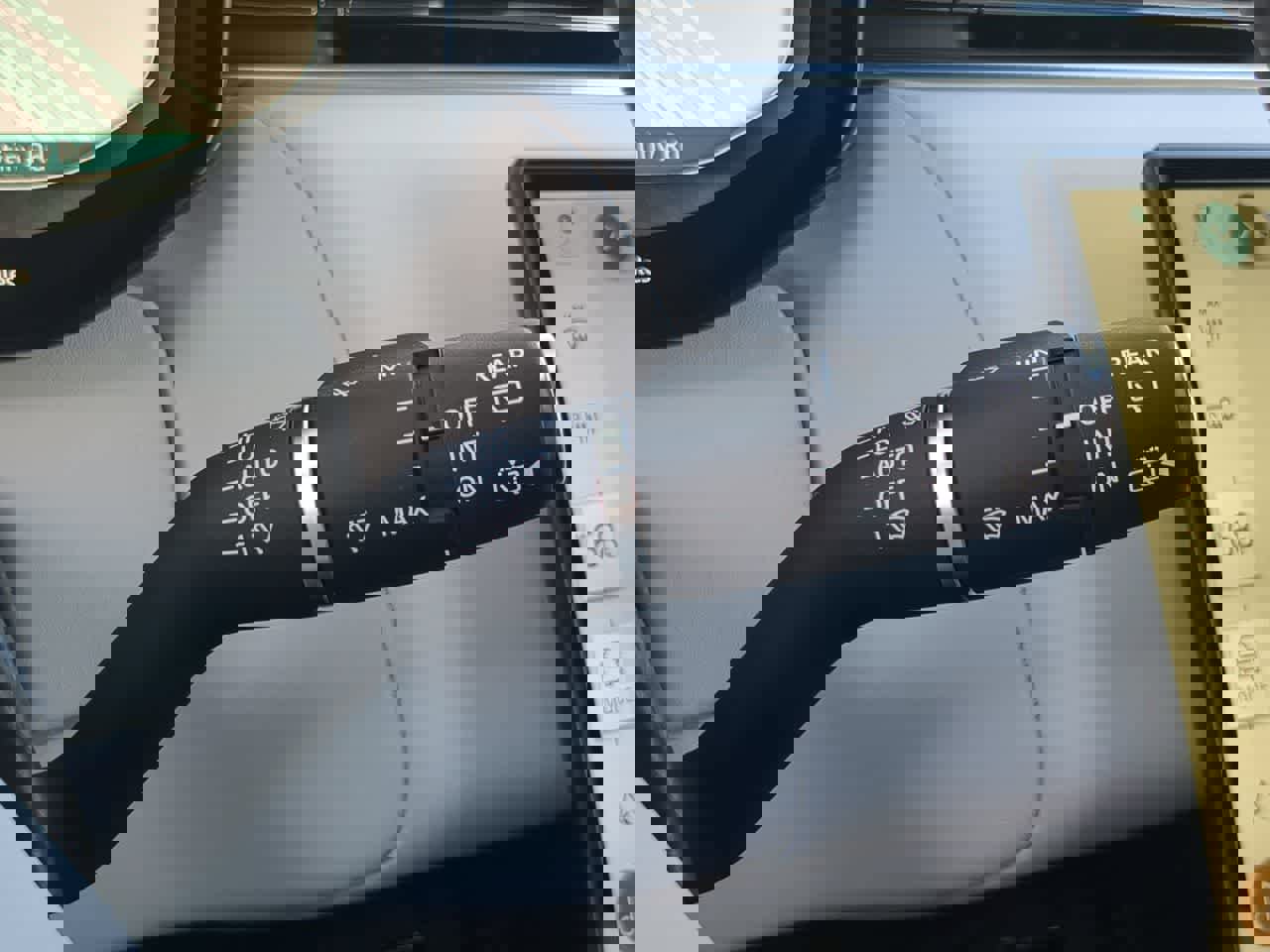 Used 2025 Land Rover Range Rover Sport Dynamic SE image 28