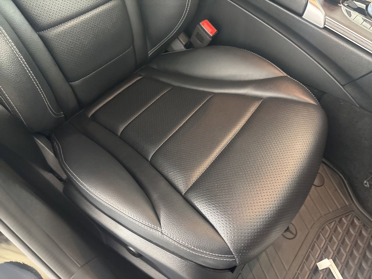 Used 2020 Mercedes-Benz C 300 4MATIC Sedan image 29