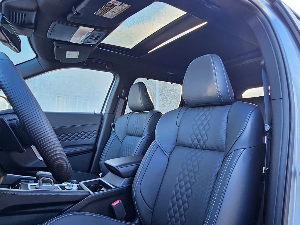 New 2025 Mitsubishi Outlander SEL Black Edition image 16
