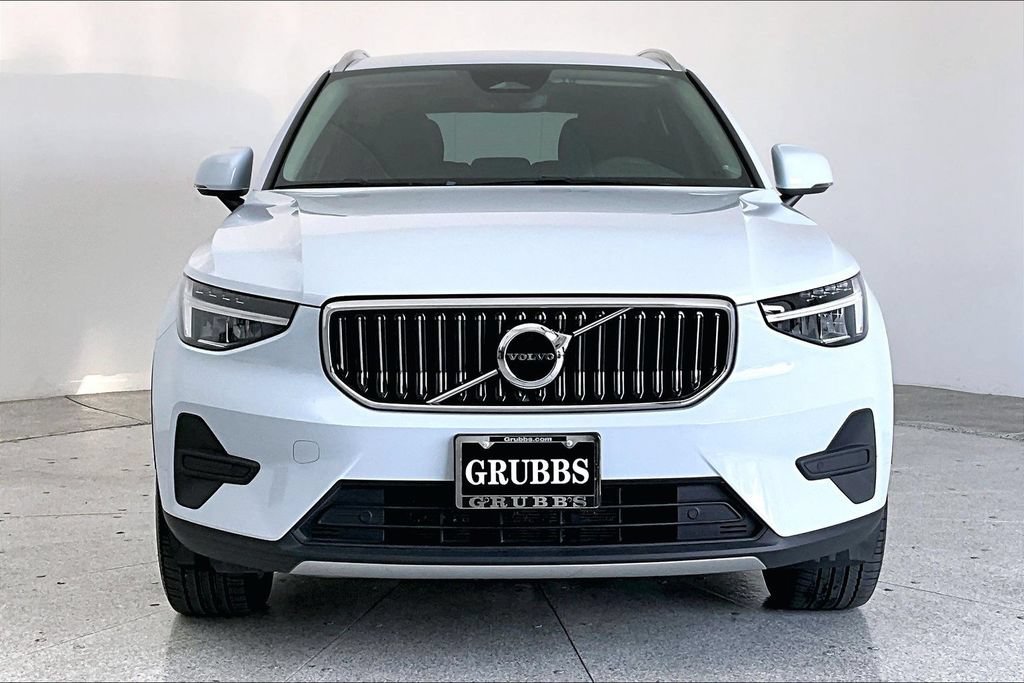 Certified 2024 Volvo XC40 B5 Core w/ Protection Package Premier AWD/4WD image 3
