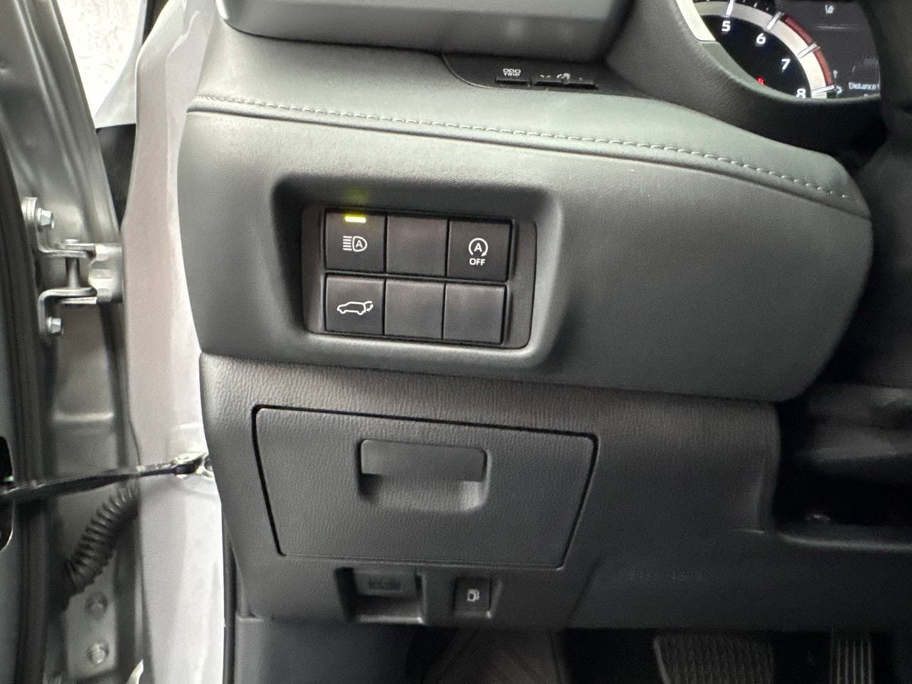 Used 2025 Toyota Highlander XLE AWD/4WD image 35