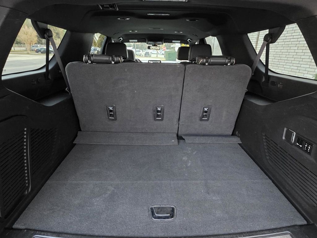 Used 2022 Chevrolet Suburban Premier RWD image 12