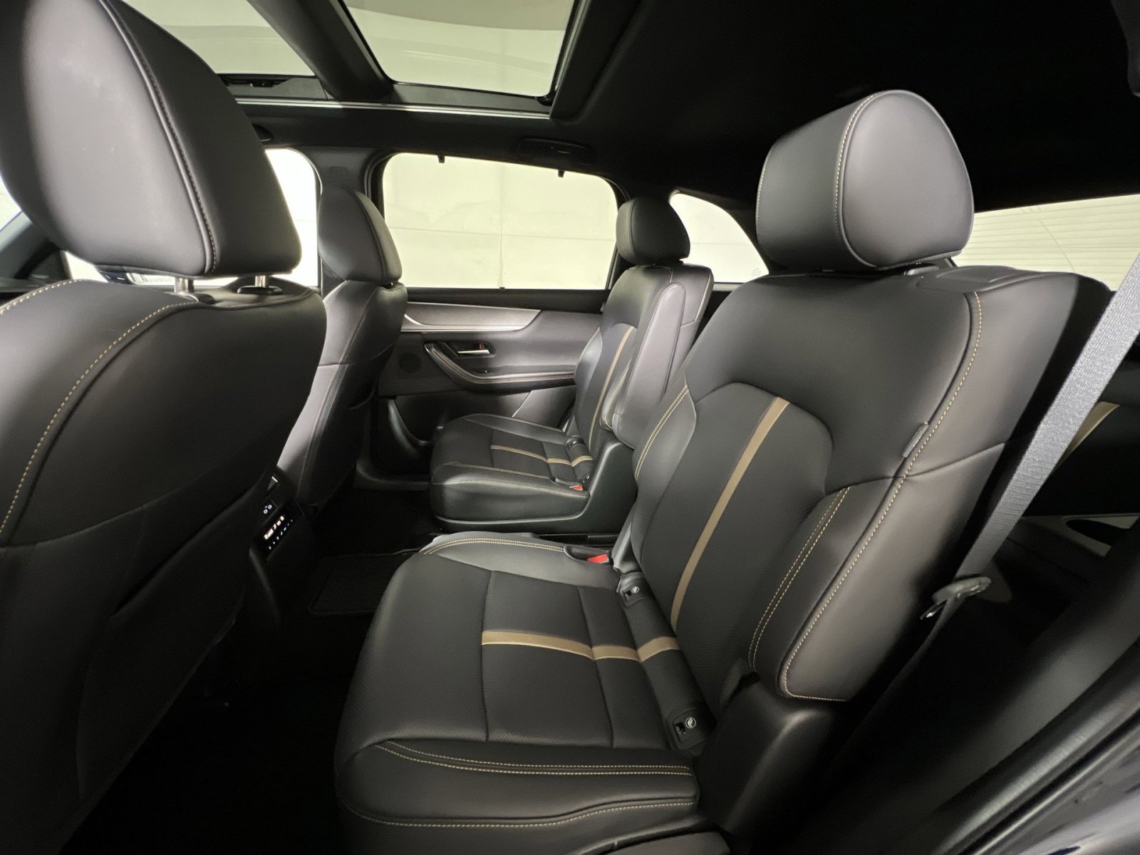 Used 2024 MAZDA CX-90 3.3 Turbo S w/ Premium Package image 25