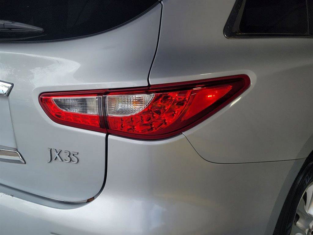 Used 2013 INFINITI JX35 w/ Premium Pkg image 17