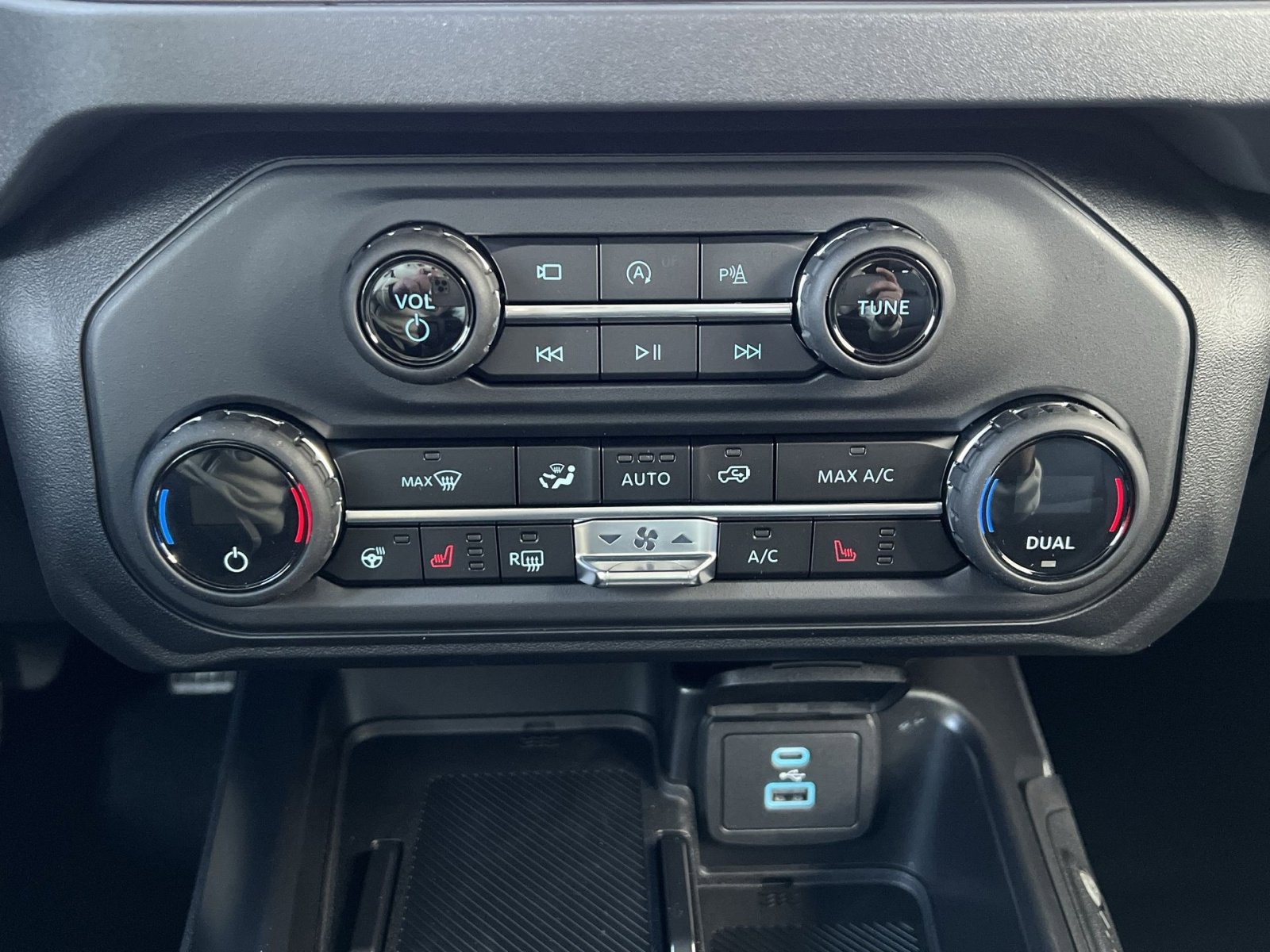 New 2025 Ford Bronco Outer Banks image 21