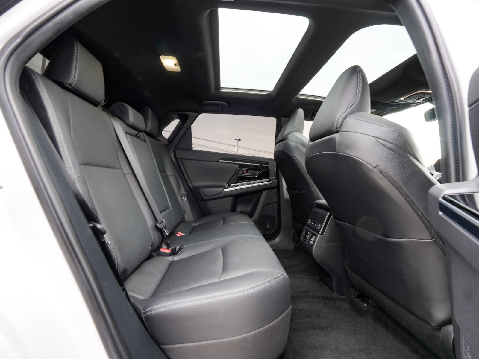 Used 2023 Toyota bZ4X Limited image 38